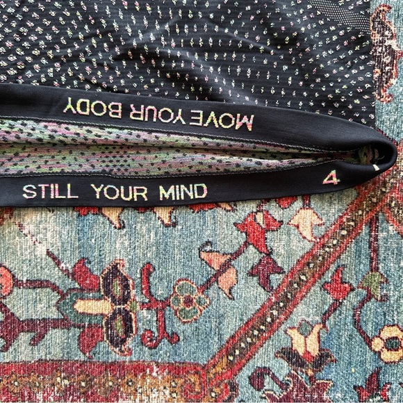 Lululemon Swiftly Tech Long Sleeve Shirt size 4 Black And Colorful Specs - Picture 4 of 7